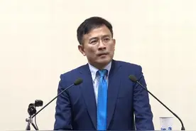 台湾当局拟拘提台媒体人彭文正 彭在美国怼民进党：有本事来抓我啊图片
