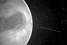 NASA太阳探测器路过金星，拍下一张惊人照片！科学家大感意外图片