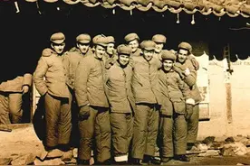 被志愿军俘虏的美国兵，定居中国50年，娶中国妻子还当上教授图片