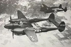 小王子和圣埃克苏佩里的梦幻飞机，美国P-38(F-4/F-5)高空侦察机图片