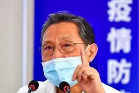 钟南山和他的妻子，恩爱的典范！图片