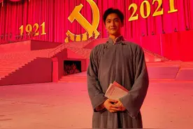 杨洋活动怼脸生图曝光！30岁状态似少年，观众的反应太真实图片