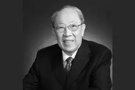 18岁，他冒着战火回到祖国；97岁，他仍坚守临床一线！“倔”老爷子，一路走好……图片