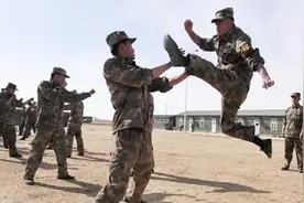 矛盾突然激化！印度屯兵边境主动挑衅，中国招格斗高手训练官兵图片