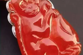 云朵偷喝了放在屋顶的酒，变成了红霞，那红翡为何让人爱不释手？图片