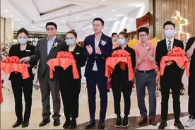汪小菲连开4家新店，疑反击破产传闻！剪彩时不见老板娘大S身影图片