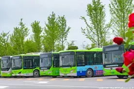 小长假期间，这些公交线路有调整图片