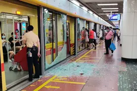 广州地铁屏蔽门为何突然破裂？搭乘地铁时应注意..图片