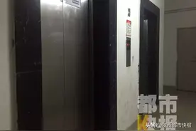 西安一小区电梯里频现尿渍，住户很闹心，监控拍下尴尬一幕……图片