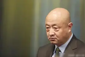 认干爹，娶“闺女”，卖“假药”“六姓家奴”陈寒柏啥事都干图片