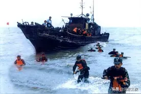 25年变化有多大？从征调民船陆炮上舰，到两栖登陆应有尽有图片