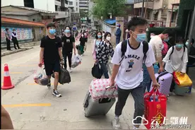 泽林高中：558名高三学生分批次进入校园，上好开学第一课图片