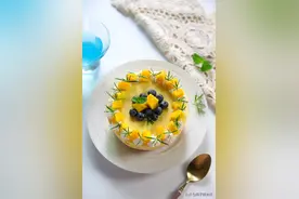女生最爱的芒果酸奶慕斯，甜蜜柔滑，入口即化，不用烤箱也能做图片
