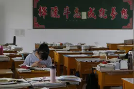 “减负”进行时：超四成小学生家庭作业超国家规定时长图片