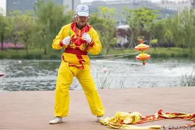 一个空竹抖出一百多种花样，传承“非遗”，甬城空竹队来真的图片