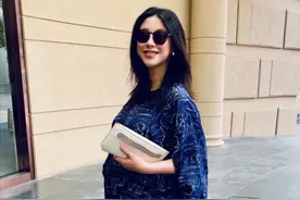 朱珠挺八月孕肚逛街，水肿明显却自信满满，孕晚期水肿6招缓解图片