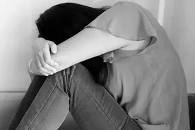 抑郁症该不该吃药？得了抑郁症不吃药会有什么后果？会自己好吗？图片