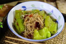 这菜，秋天总忍不住想吃，又香又辣，几块钱成本，每次都吃撑图片