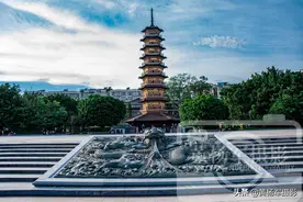 广东大山里的中国名塔，因有三影得名，韶关浈江河畔的地标建筑图片