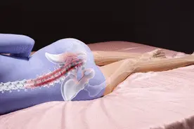 我劝你睡觉时，脚最好别这样放图片