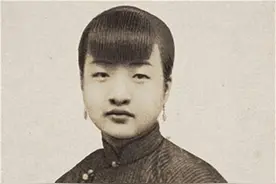 盛爱颐：她苦等初恋七年无果，再相见时，他手携美妻，她择人另嫁图片
