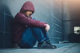 我好累，所以我歇了一会儿图片