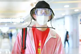 刚复工就上演换角修罗场，这种撕法还是头一回见图片