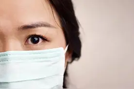 丈夫因新冠进了ICU，但她却安然无恙，甚至可能永远不会被感染图片