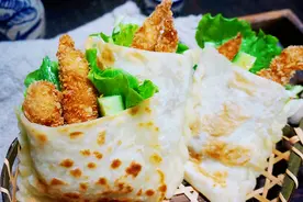 2碗面粉1块鸡胸肉，早起半小时做成早餐，比汉堡好吃更健康图片