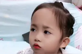 广东一男子没给老婆买礼物遭女儿吐槽：舍得出去嗨，不舍得买礼物图片