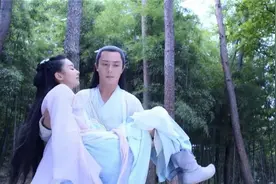赵丽颖被公主抱的名场面，怀疑抱的是不是同一个人？图片