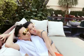 王雷十分疼爱妻子李小萌，工资还全部上交，李小萌产后略有发福图片