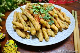 一把豆角，2个鸡蛋，这做法真新鲜，比薯条还好吃，30年第一次吃图片
