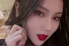 小说：美女不美女无所谓，我更关心她们的能力！图片