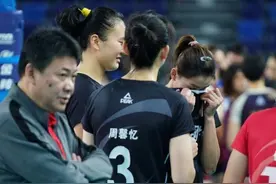 周馨忆当打之年被舍弃，江苏女排换新做法让人不解，联赛难入四强图片