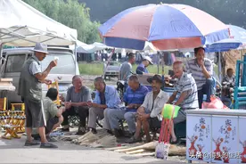 农村七位老手艺人，坐到一起干着同一件事，“工匠精神”值得传承图片