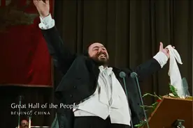 《帕瓦罗蒂·一声为爱》，忆一代歌剧之王的中国之缘图片