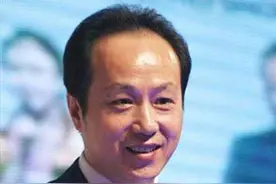 罗京逝世12年，母亲至今不知死讯，曾哭到晕厥的妻子带儿改嫁富商图片