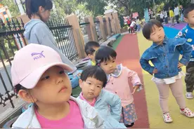 在萌宝的心目中，姥姥和奶奶有啥区别？听听孩子们怎么说吧图片