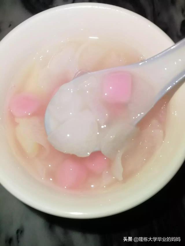 艾草花胶鸡肉汤 2026年花胶鸡肉煲