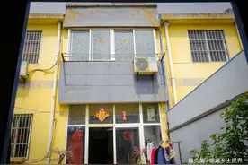七旬奶奶独身一人住楼房，每天有三样宝贝陪伴，希望儿女回家看看图片