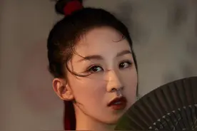 张雯古风写真浮影间着一裳素衣是缈落亦是知否图片