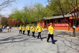 “护花使者”变健康游园宣传员，500余名“柠檬黄”上岗图片