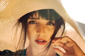 女神自拍的诀窍(背光)图片