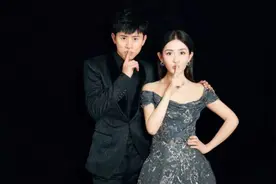 有种“双胞胎”叫谢娜女儿，别人家的双胞胎都穿同款，她却反着来图片