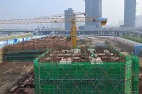 380米！湖南第二高楼绿地星城光塔冲出“正负零”图片