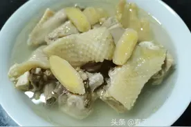 做法简单汤甜肉嫩的姜酒鸡，是广东产妇的补汤，也对其他女性友好图片