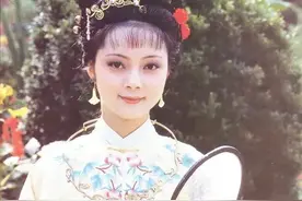薛宝钗，一个没有朋友的女同学图片