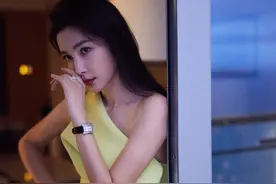 47岁李冰冰近照瘦成纸片人，穿柠檬裙秀性感好身材，清新似少女图片