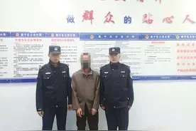 故意对放学女生裸露身体隐私部位，还进行言语骚扰，乌兰察布一男子被行拘图片